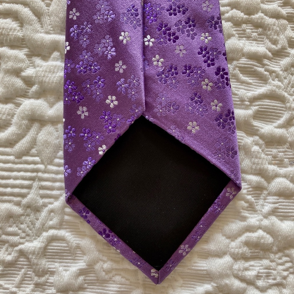 Men’s ‘Arrow’ Tie - Picture 7 of 8